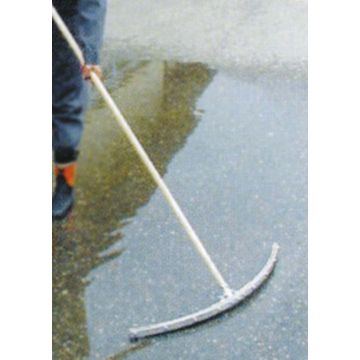 Racleur En Caoutchouc Coudé